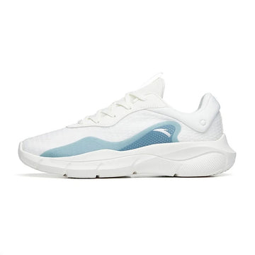 CROSS-TRAINING SHOES
