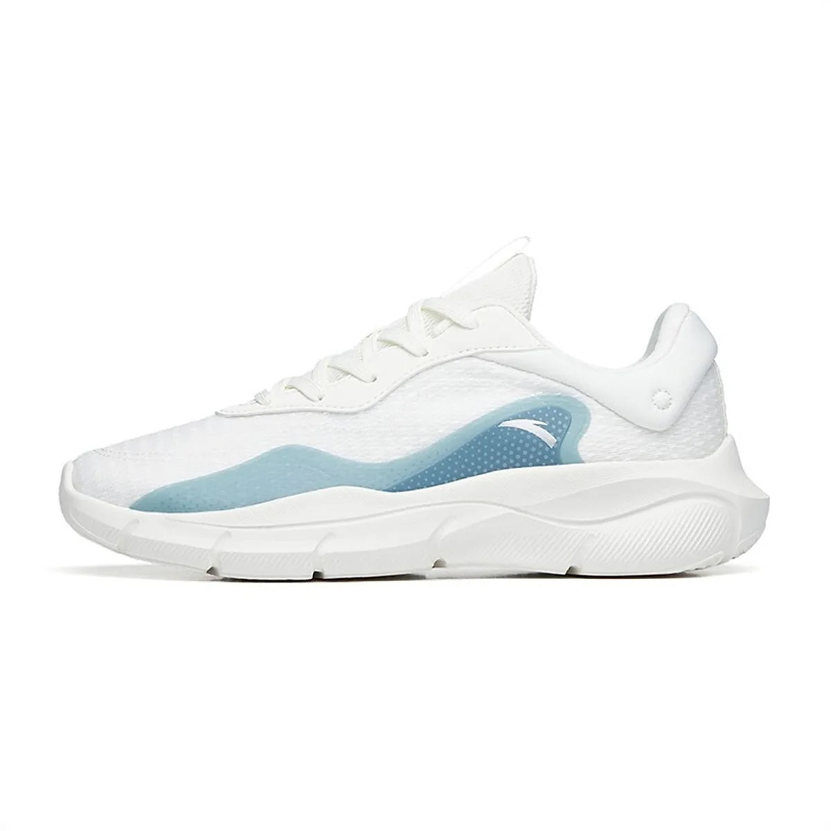 CROSS-TRAINING SHOES