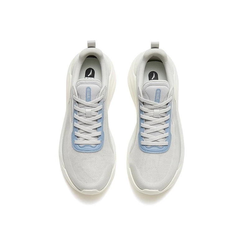 CROSS-TRAINING SHOES