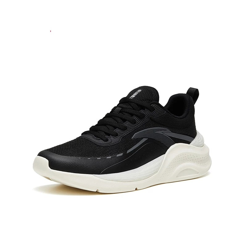 CROSS-TRAINING SHOES