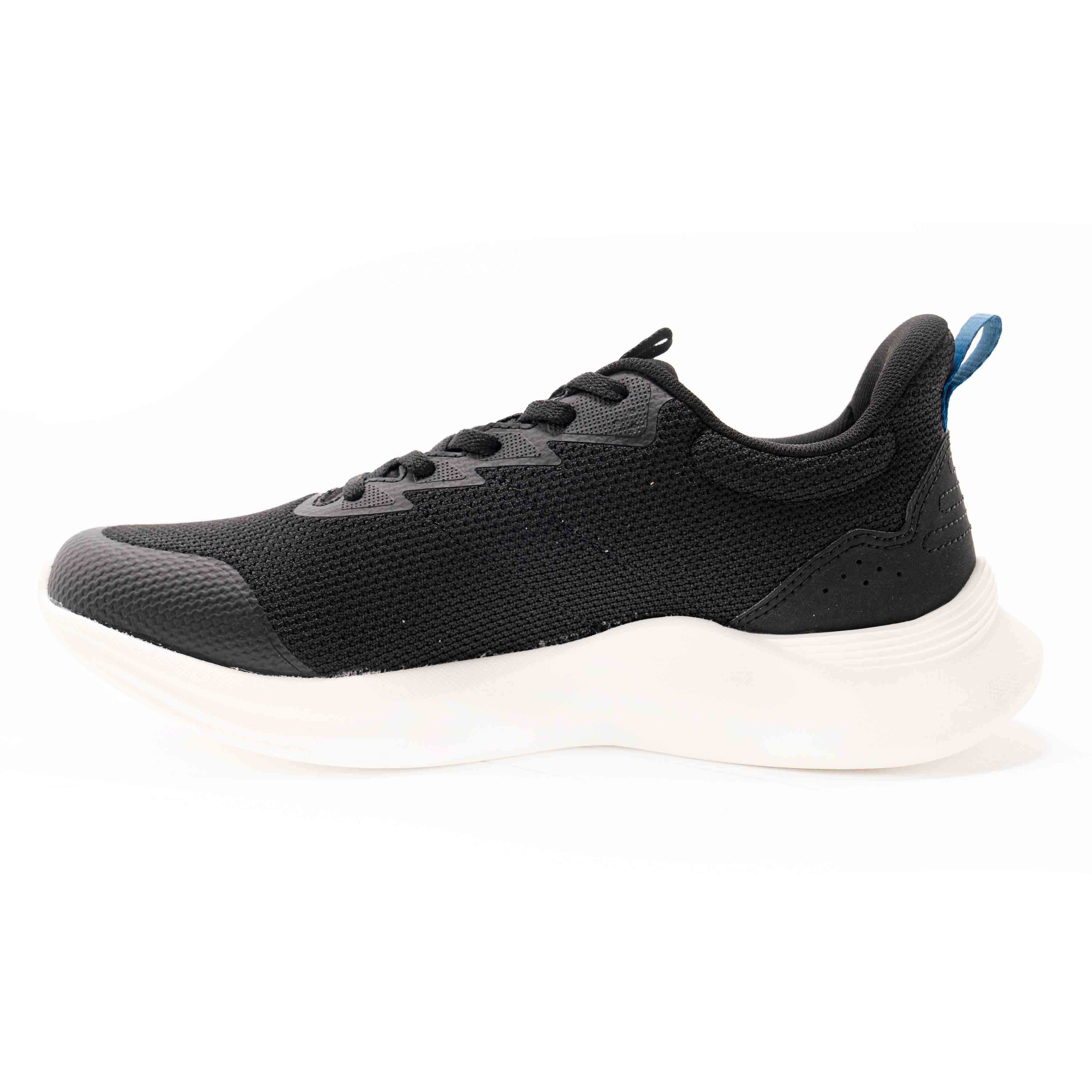 RUNNING SHOES