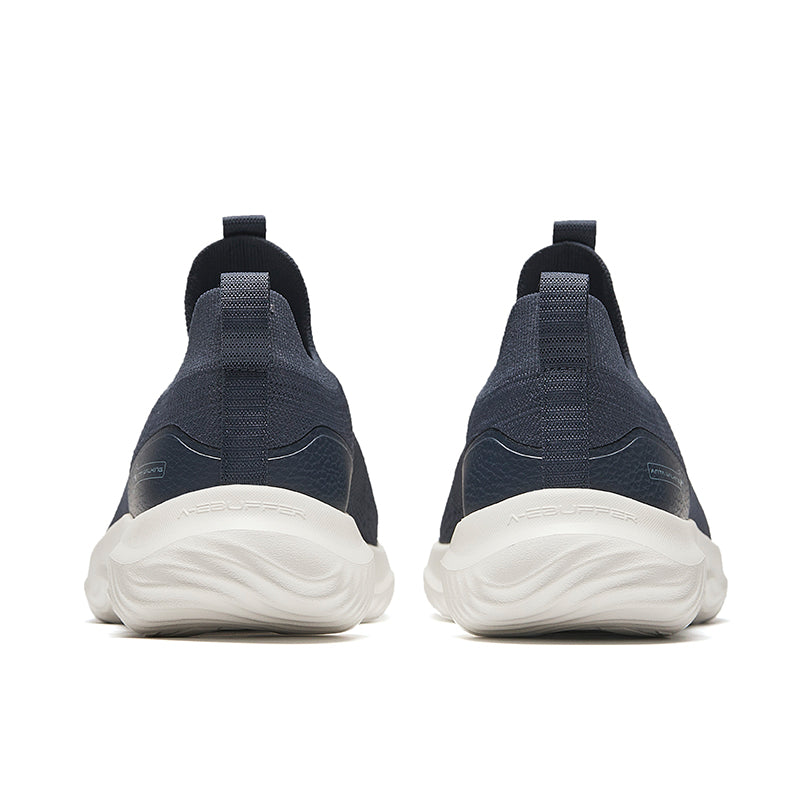 CROSS-TRAINING SHOES