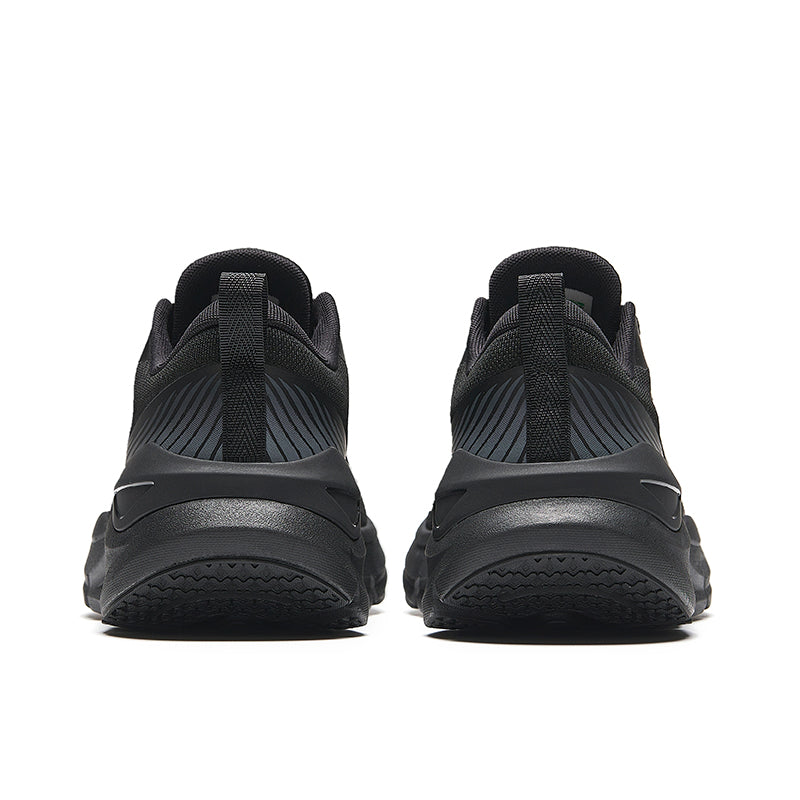 CROSS-TRAINING SHOES