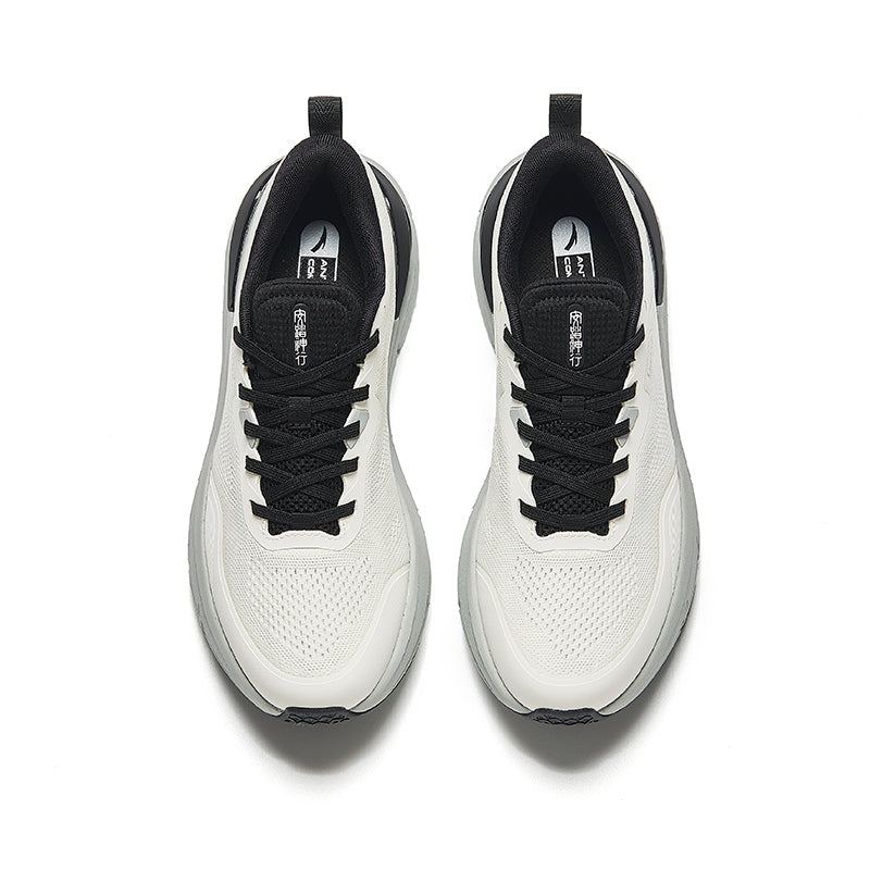 CROSS-TRAINING SHOES