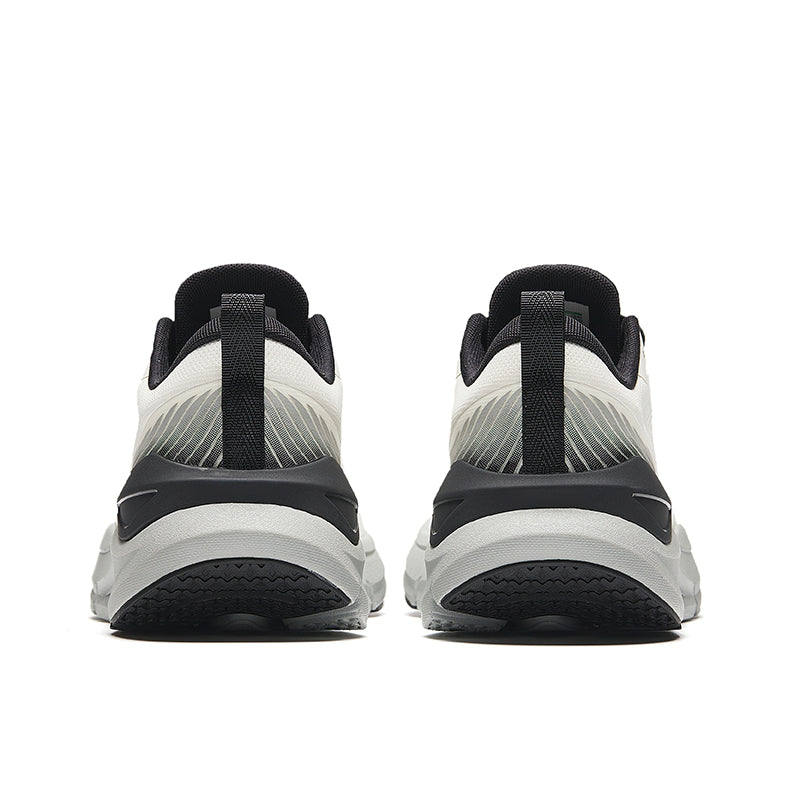 CROSS-TRAINING SHOES