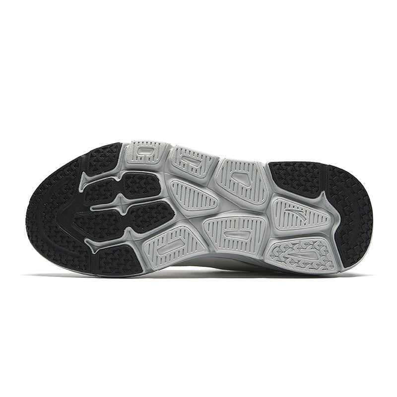 CROSS-TRAINING SHOES