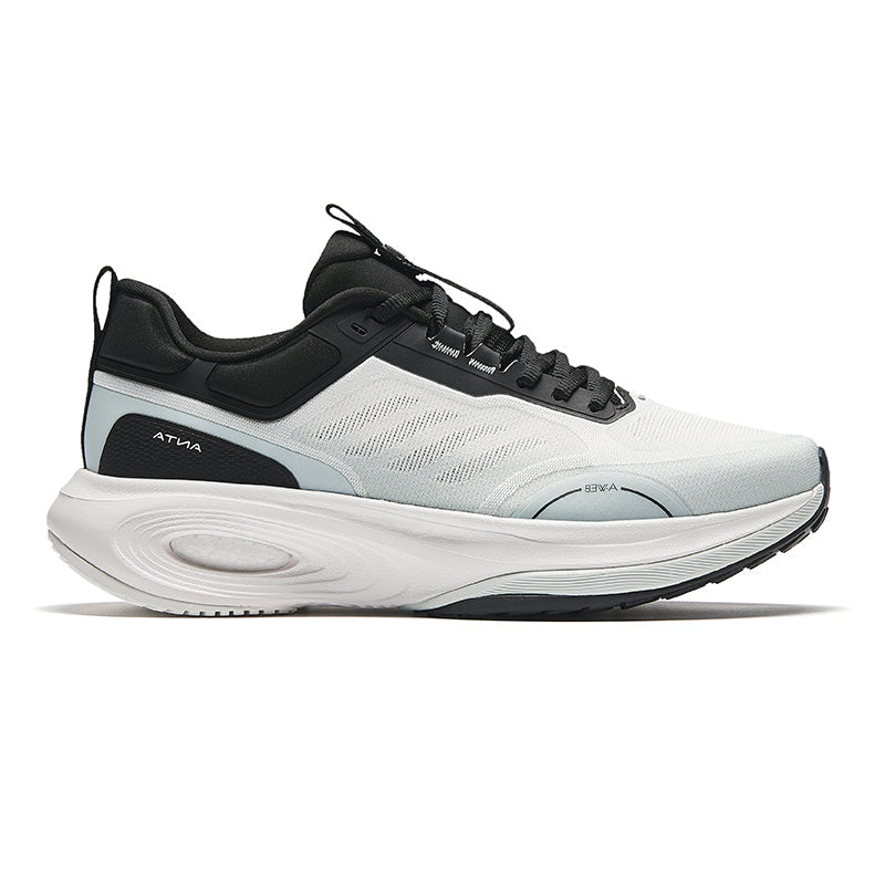 CROSS-TRAINING SHOES