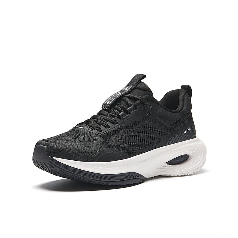 CROSS-TRAINING SHOES