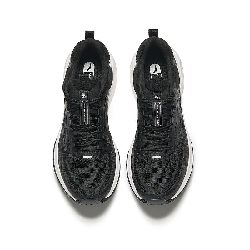 CROSS-TRAINING SHOES