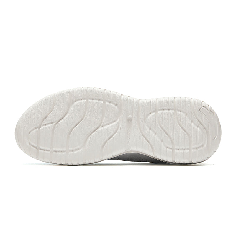 CROSS-TRAINING SHOES