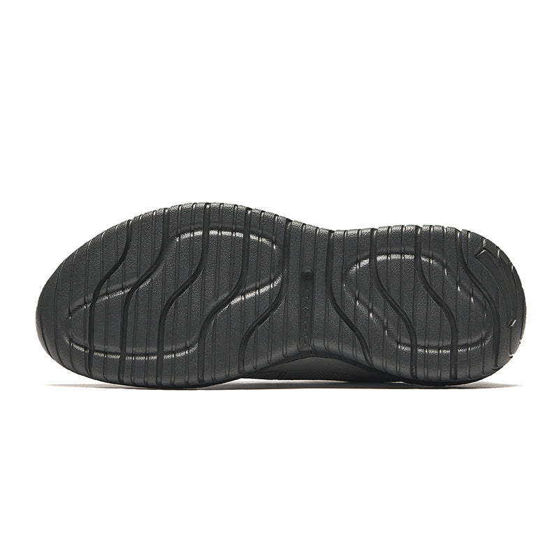 CROSS-TRAINING SHOES