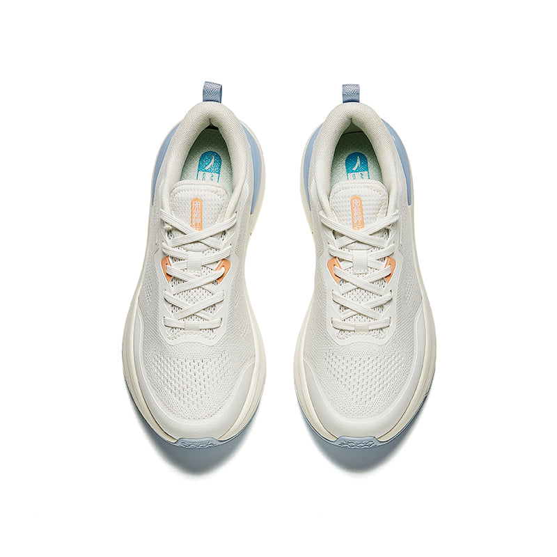 CROSS-TRAINING SHOES