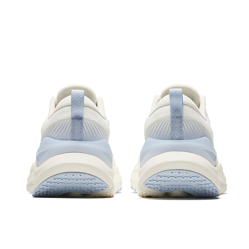 CROSS-TRAINING SHOES