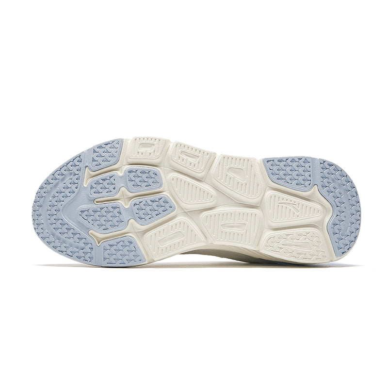 CROSS-TRAINING SHOES