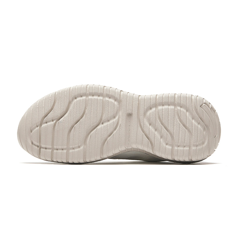 CROSS-TRAINING SHOES