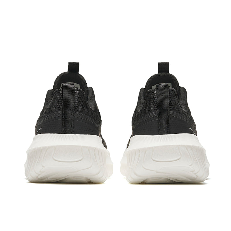 CROSS-TRAINING SHOES