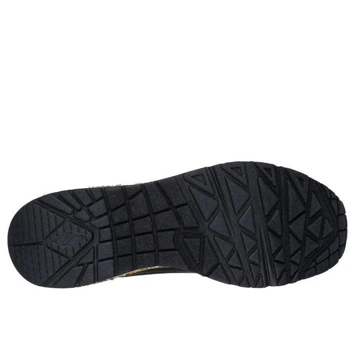 SNOOP DOGG: UNO - DR. BOMBAY