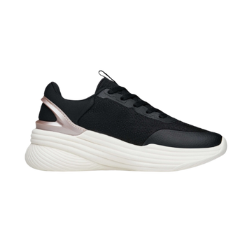 CROSS-TRAINING SHOES