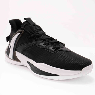 BASKETBALL SHOES