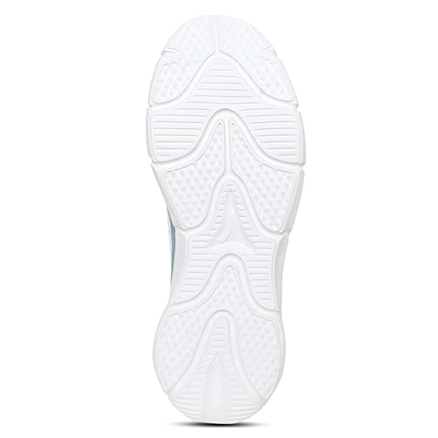 CROSS-TRAINING SHOES