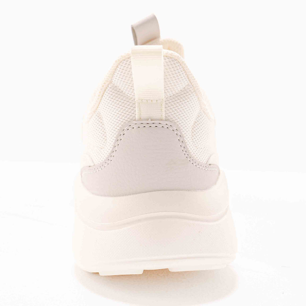 CASUAL SHOES