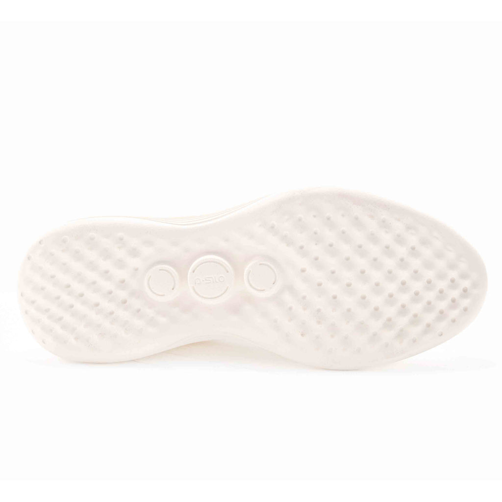 CROSS-TRAINING SHOES