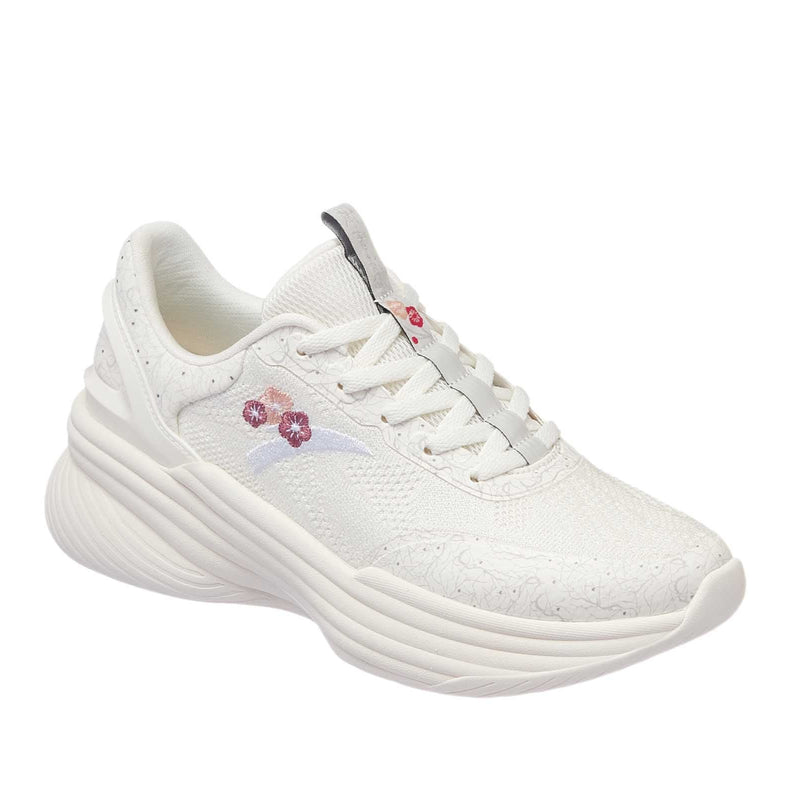 CROSS-TRAINING SHOES