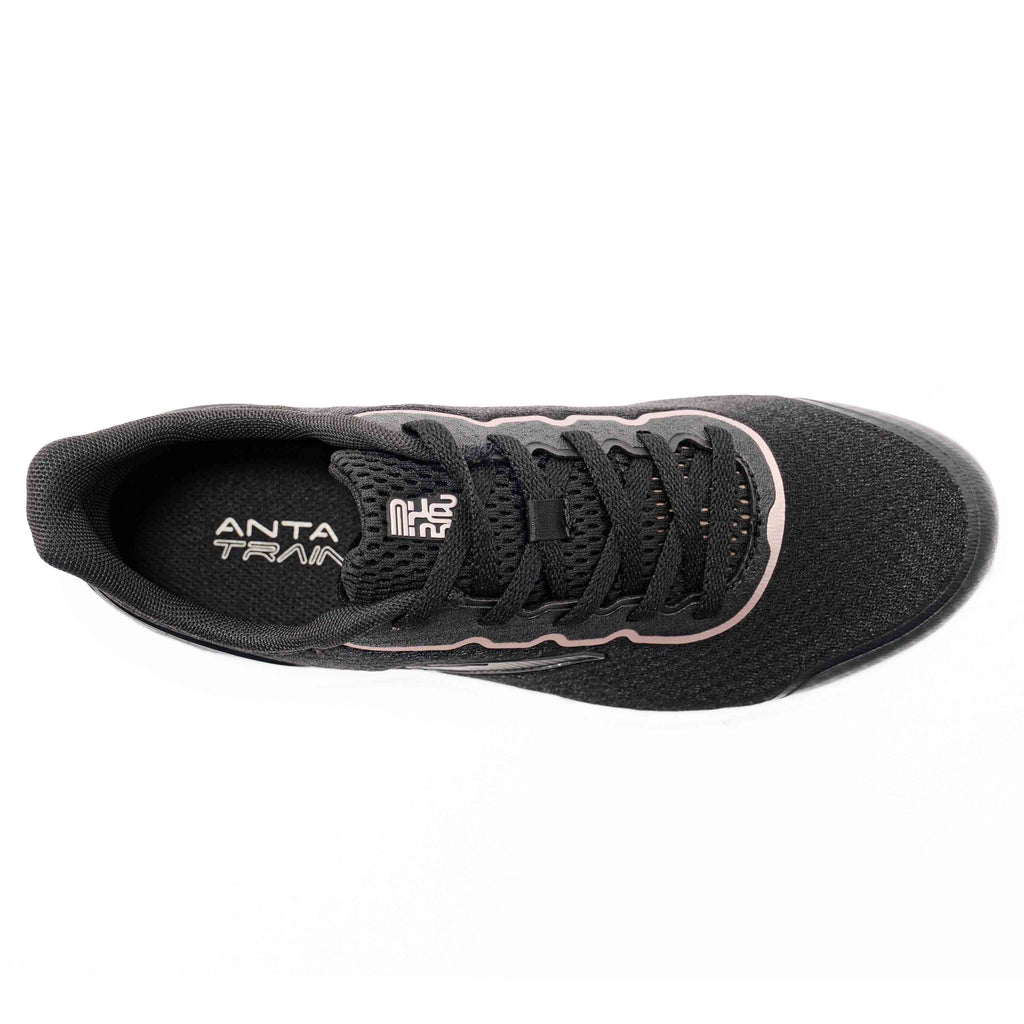 CROSS-TRAINING SHOES