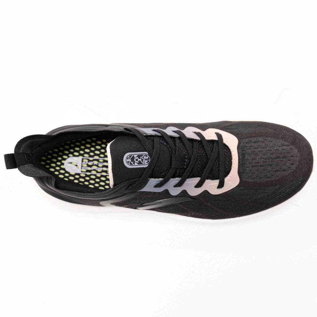 CROSS-TRAINING SHOES