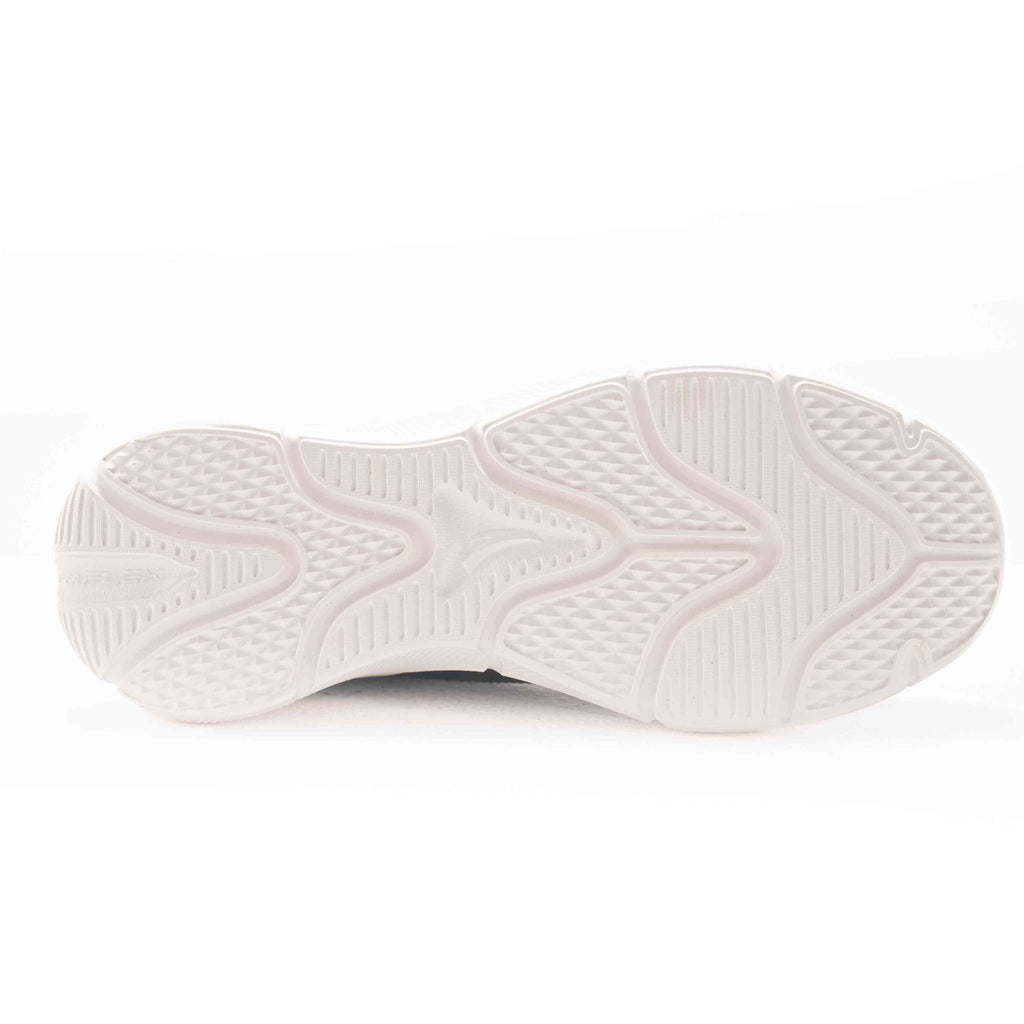 CROSS-TRAINING SHOES